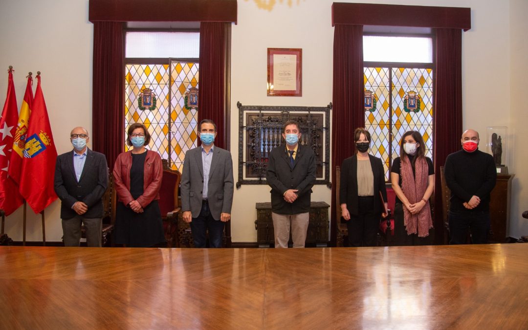 El Instituto Cervantes y el Ayuntamiento de Alcalá firman el convenio para regular el programa anual de cursos de lengua y cultura españolas