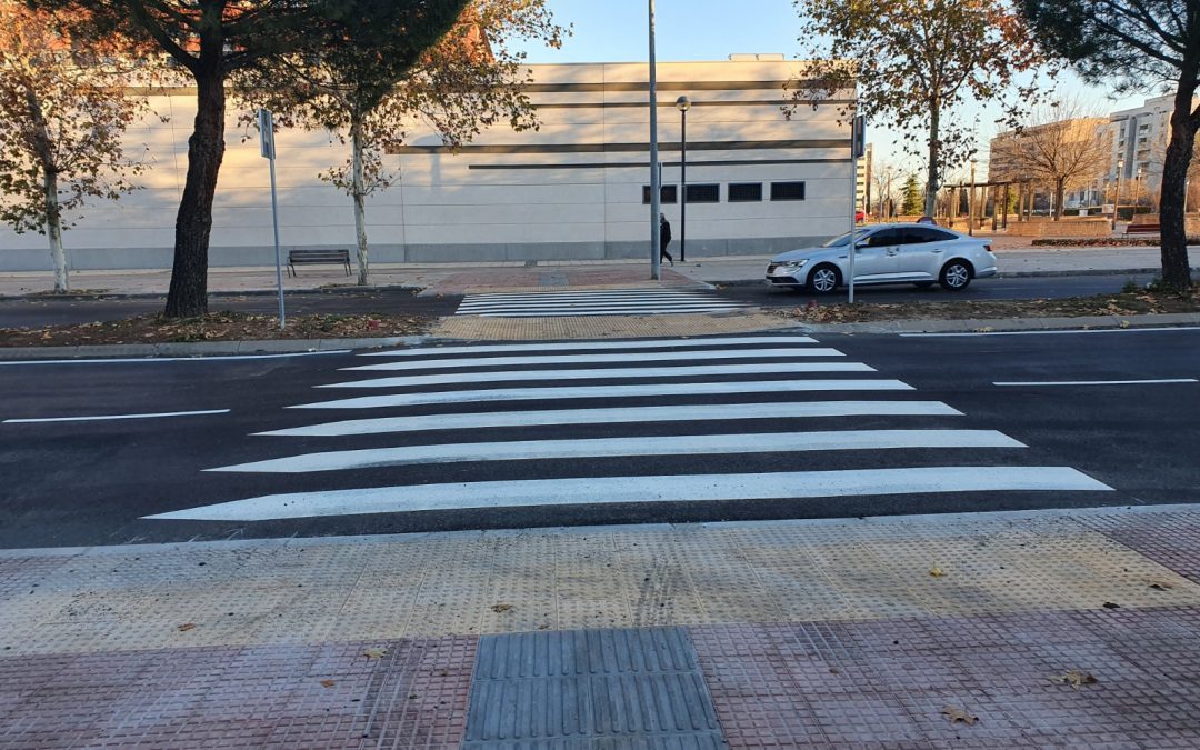 Avanzan las obras de mejora de la accesibilidad y la movilidad en la Avenida Gustavo Adolfo Bécquer, en Espartales