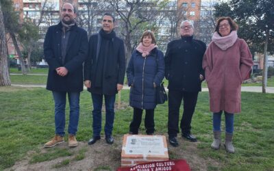 Inaugurado un roble y placa conmemorativa en el Parque O’Donnell en honor a Elio Antonio de Nebrija