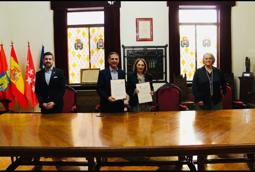Convenio de colaboración entre el Ayuntamiento de Alcalá de Henares y Telefónica para el despliegue de fibra óptica en el casco histórico