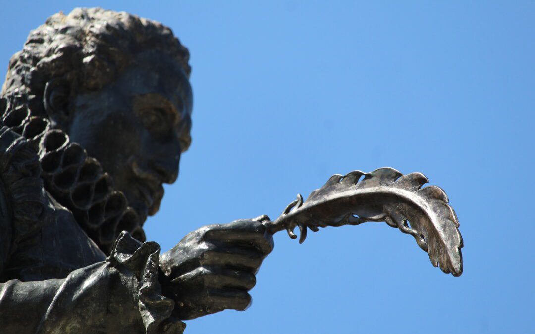Reinstalada la pluma en la estatua de Cervantes