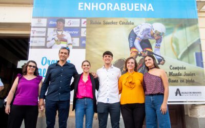 El ciclista Rubén Sánchez Córdoba, recibido en el Ayuntamiento de Alcalá tras proclamarse Campeón del Mundo en Colombia