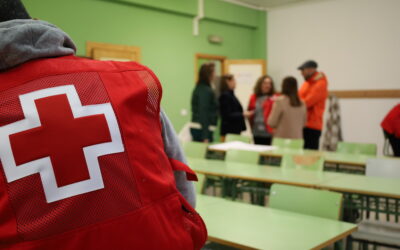 La alcaldesa Judith Piquet visita el programa ‘Centros de Día Infantiles’ promovido por Cruz Roja en Alcalá de Henares