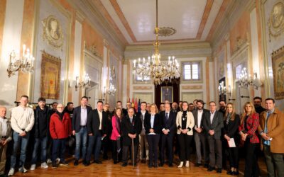 El Ayuntamiento de Alcalá acoge la presentación del programa de actos del centenario de la RSD Alcalá