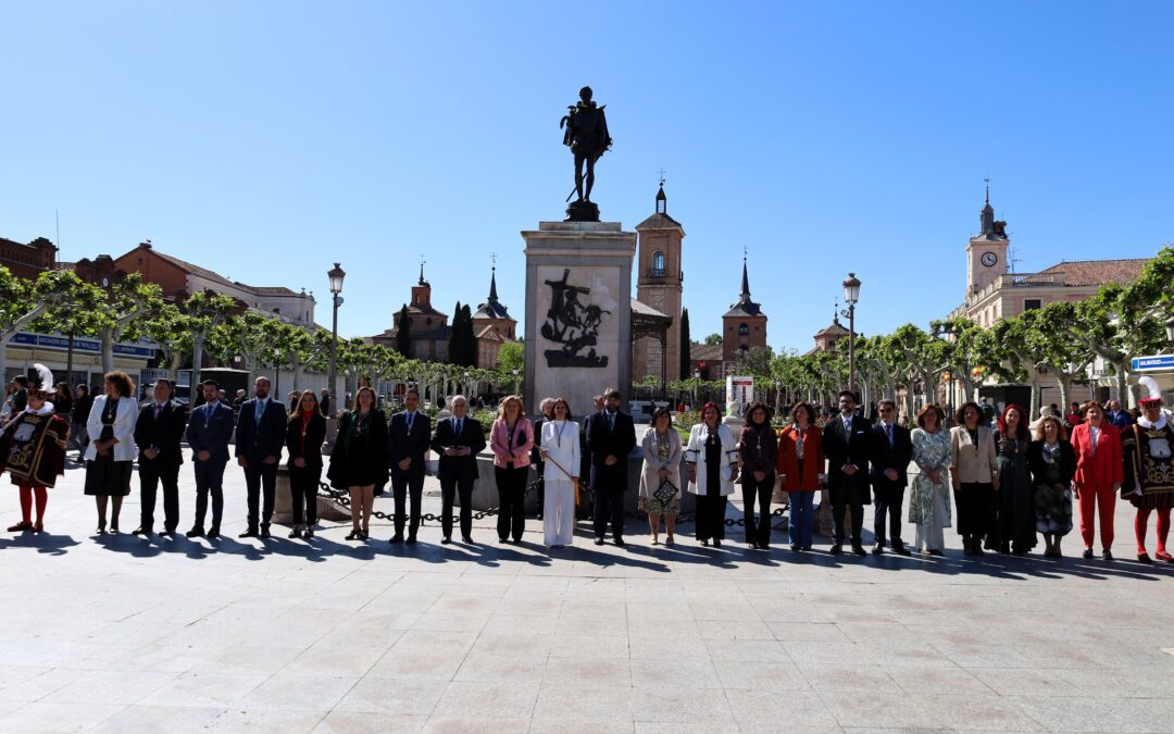 La Corporación Municipal rinde su tradicional homenaje a Miguel de Cervantes por el 23 de abril